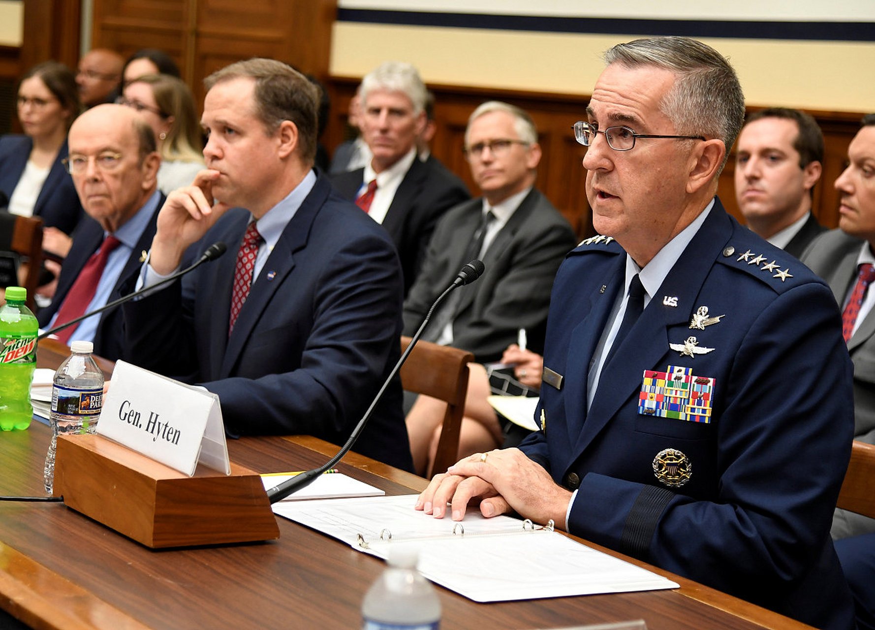 澳大利亚国家队爆发内讧,多名球员被禁赛 澳大利亚国家队爆发内讧,多名球员被禁赛