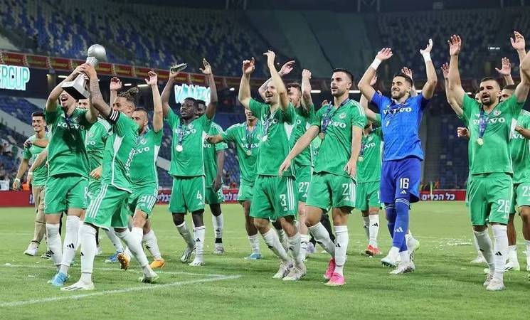 包含沃尔夫斯堡球队士气高涨，连胜态势势不可挡的词条