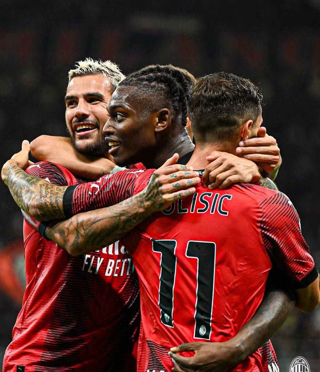 关于AC米兰队签下新后卫，增加阵容深度的信息