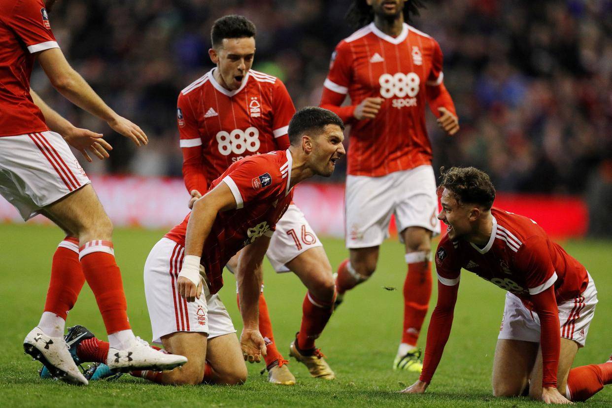 曼联逆转胜利,重返英超积分榜前列 曼联逆转胜利,重返英超积分榜前列