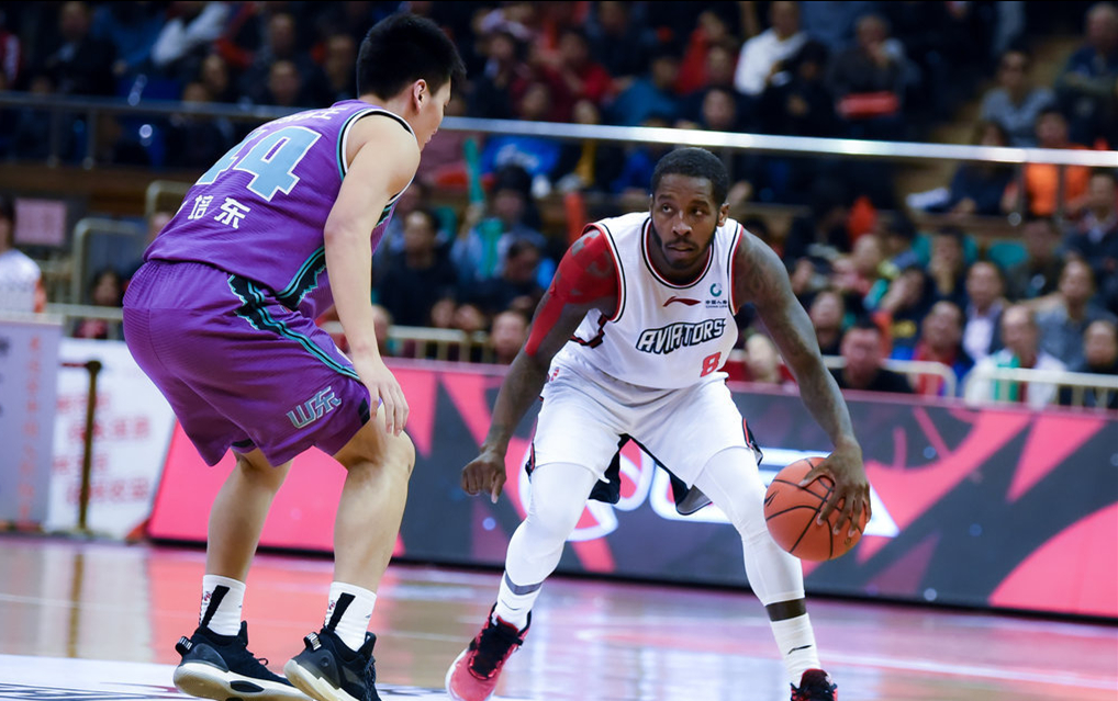 关于云南男篮主场逆转海南队，迎来胜利的信息