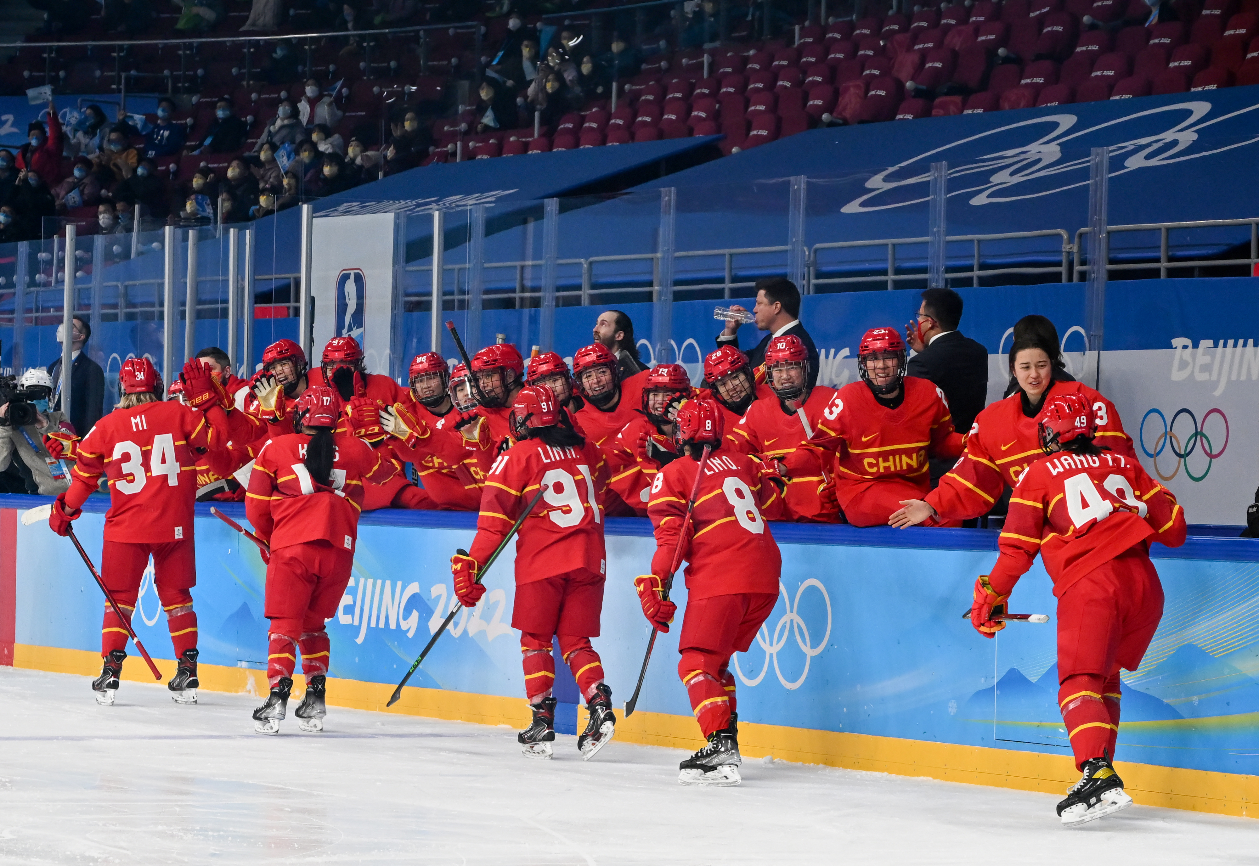 强队迎战劲旅，备战赛事意气风发的简单介绍
