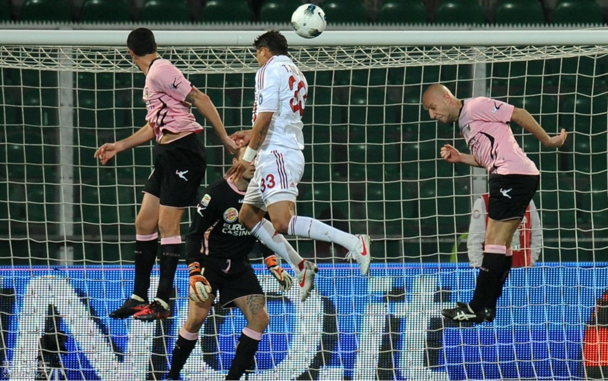 关于AC米兰爆冷输给巴勒莫，遭遇难以接受的失败的信息