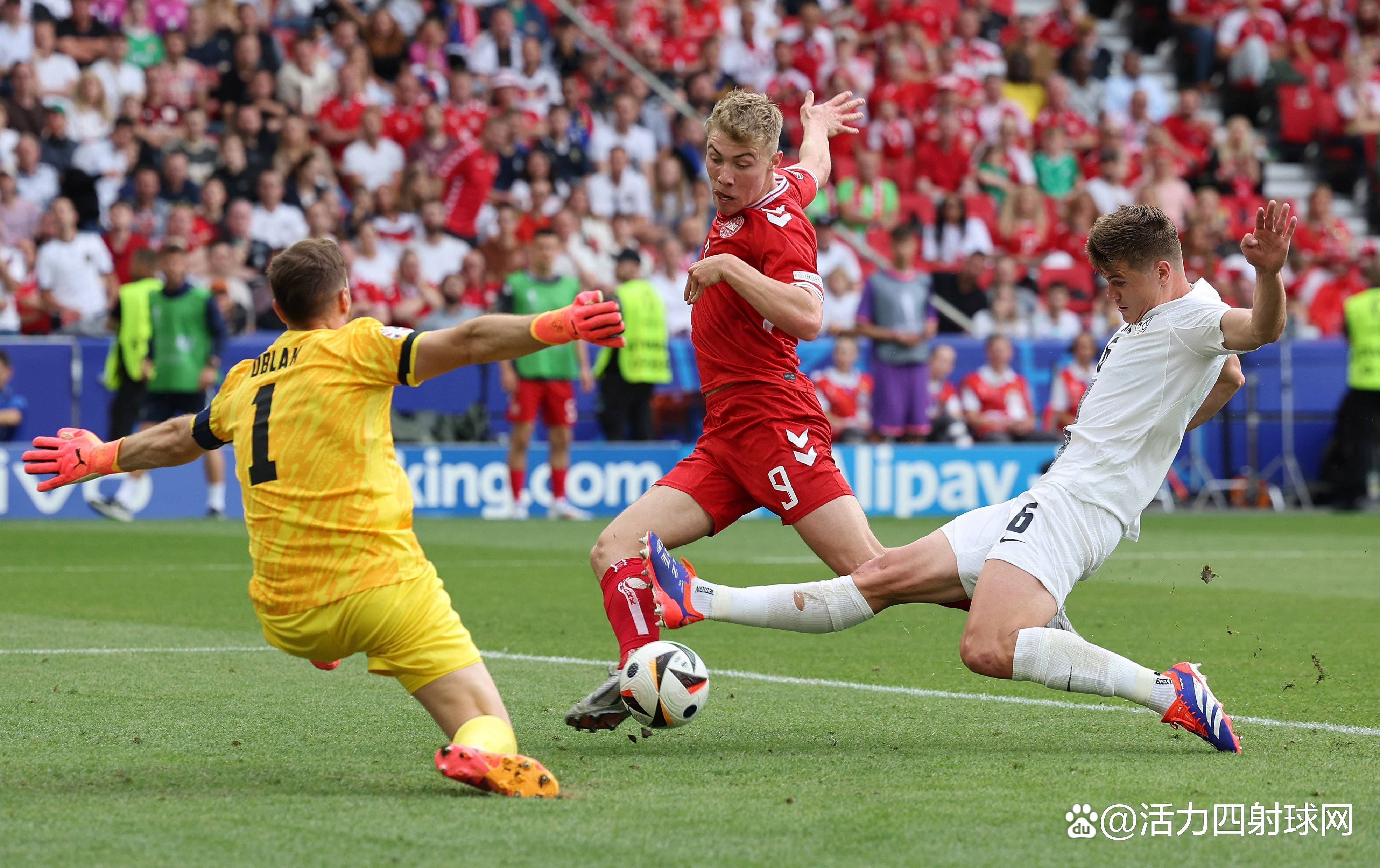 英超劲旅上演逆转好戏,晋级欧冠八强的简单介绍 英超劲旅上演逆转好戏,晋级欧冠八强的简单介绍