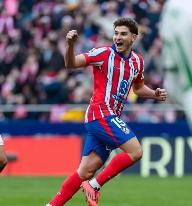 瓦伦西亚球员发挥出众,击败强敌的简单介绍 瓦伦西亚球员发挥出众,击败强敌的简单介绍