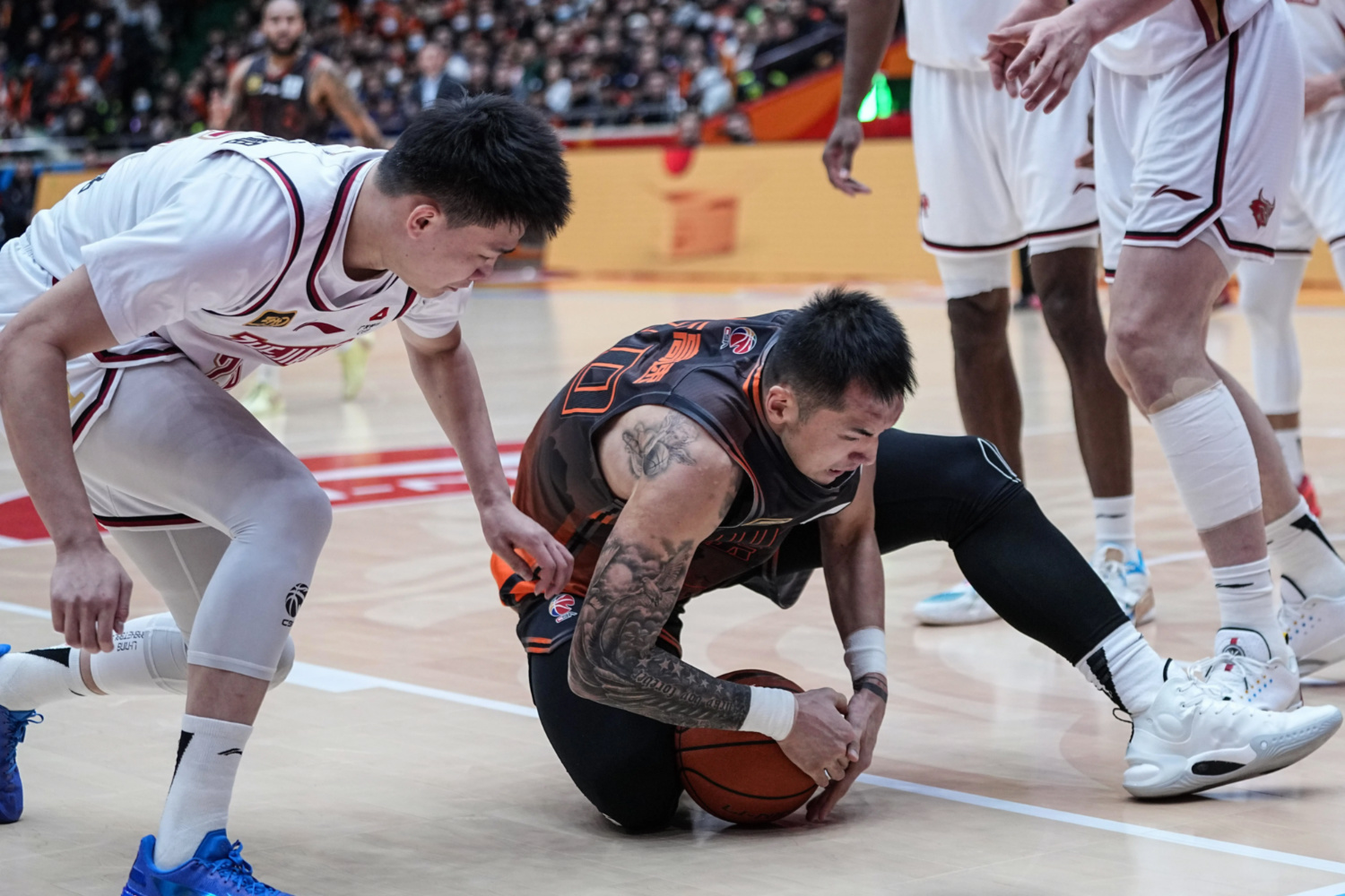 关于热血比拼:球员们的拼搏精神感动众人的信息 关于热血比拼:球员们的拼搏精神感动众人的信息