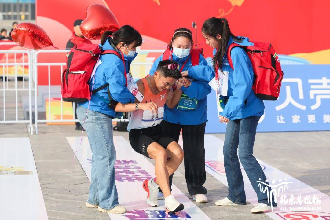 挑战自我!选手突破极限赢得喝彩的简单介绍 挑战自我!选手突破极限赢得喝彩的简单介绍