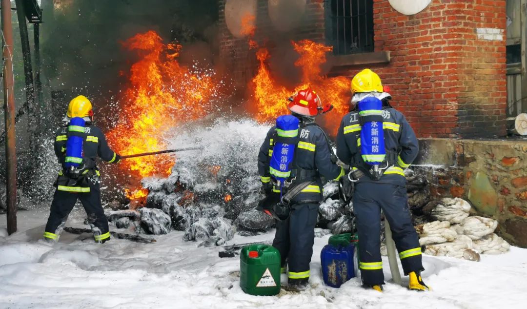包含法兰克福客场大捷,豪取胜利彰显实力的词条 包含法兰克福客场大捷,豪取胜利彰显实力的词条