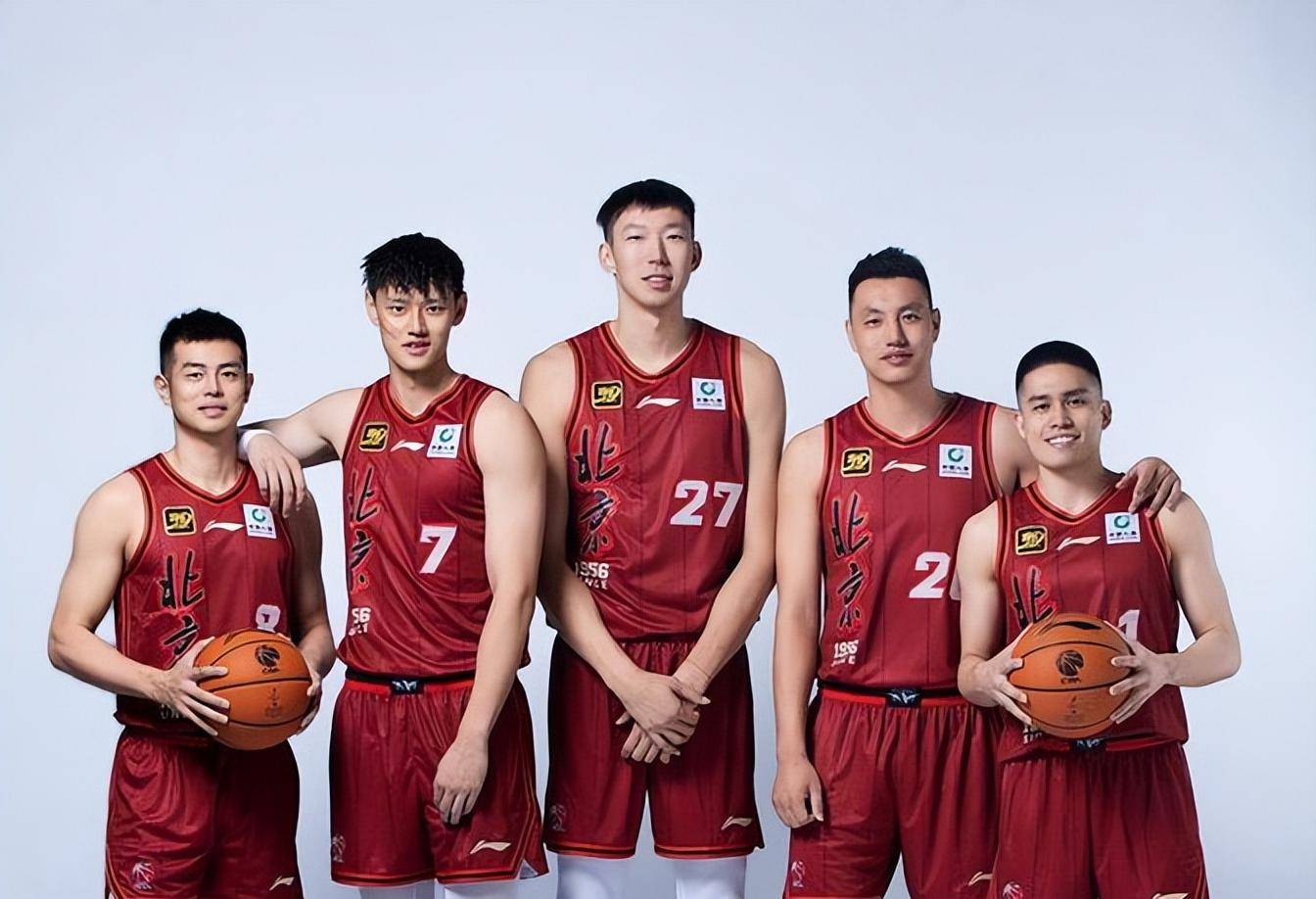 包含本土篮球联赛高能对抗引发热烈讨论的词条