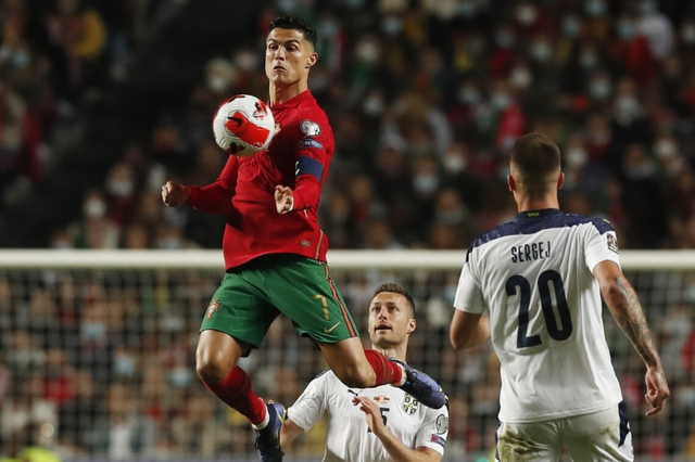 包含捷克艰难取胜，锁定小组第一出线的词条