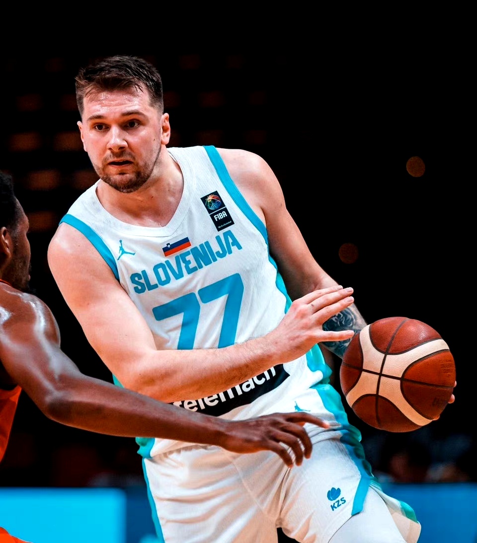 斯洛文尼亚国家队备战欧洲预选赛，挑战克罗地亚