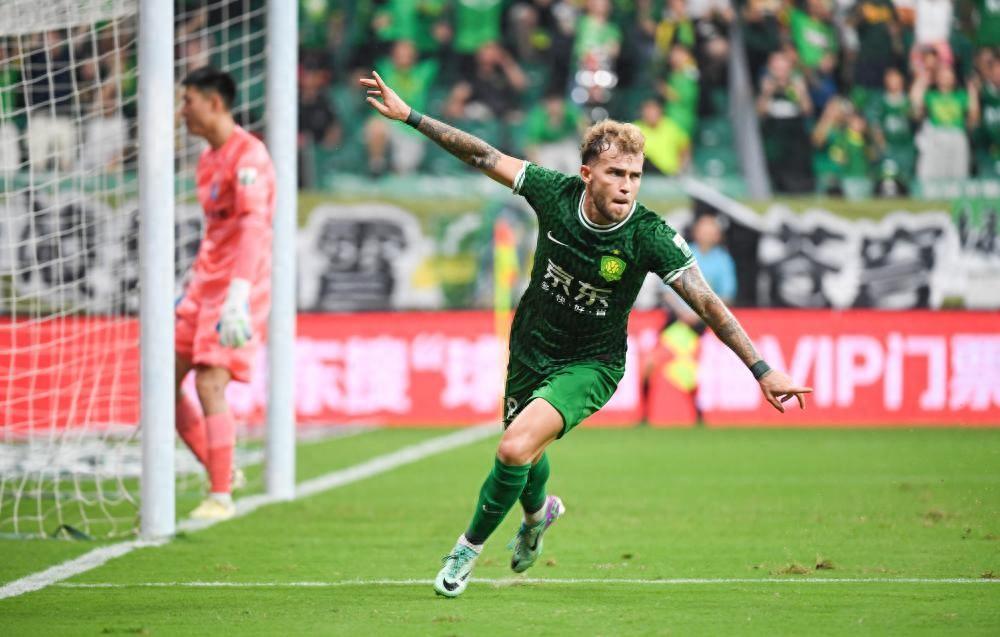 张三破门，帮助球队取得宝贵三分