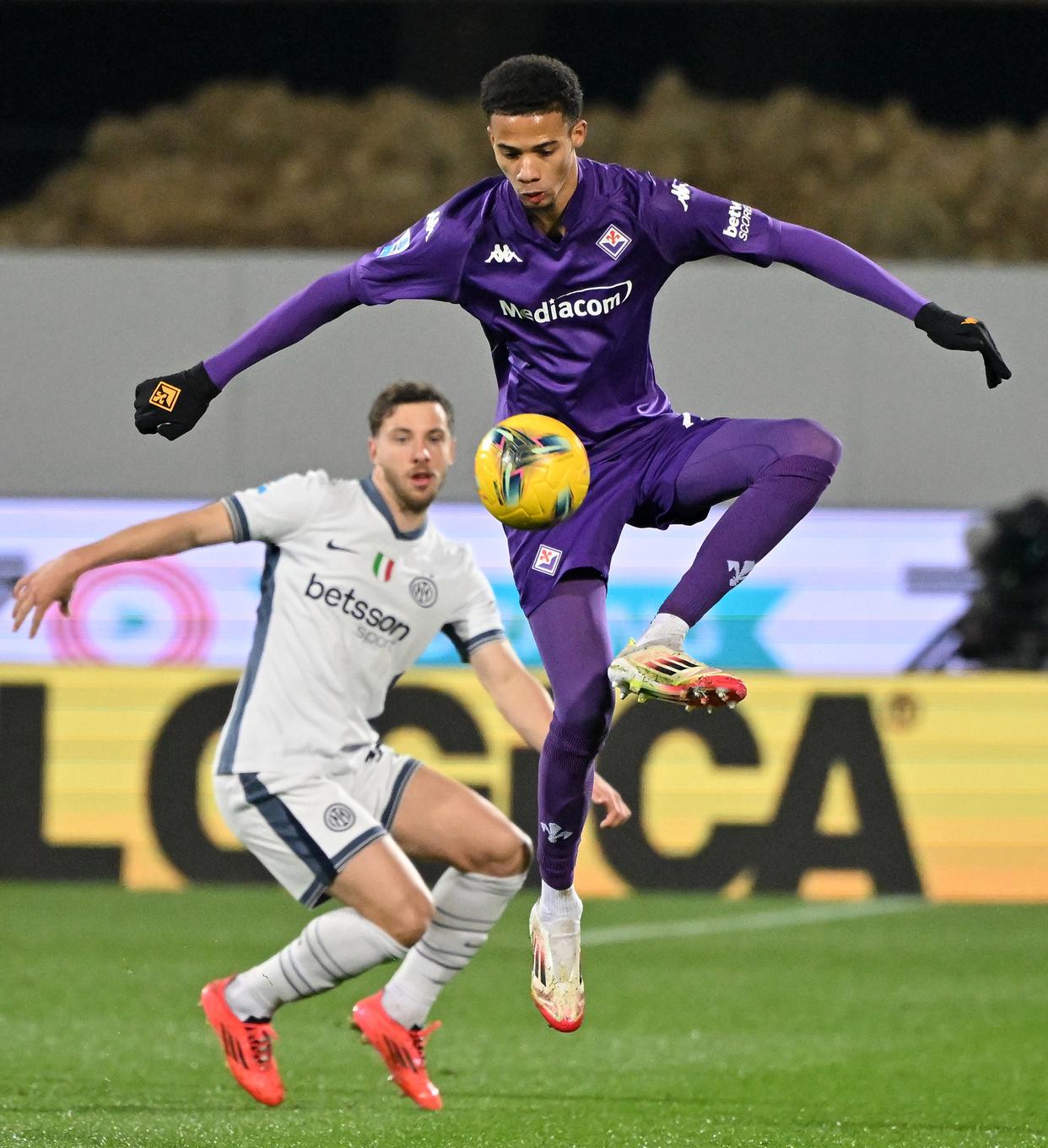 佛罗伦萨队险胜对手，意甲保级拉近一步