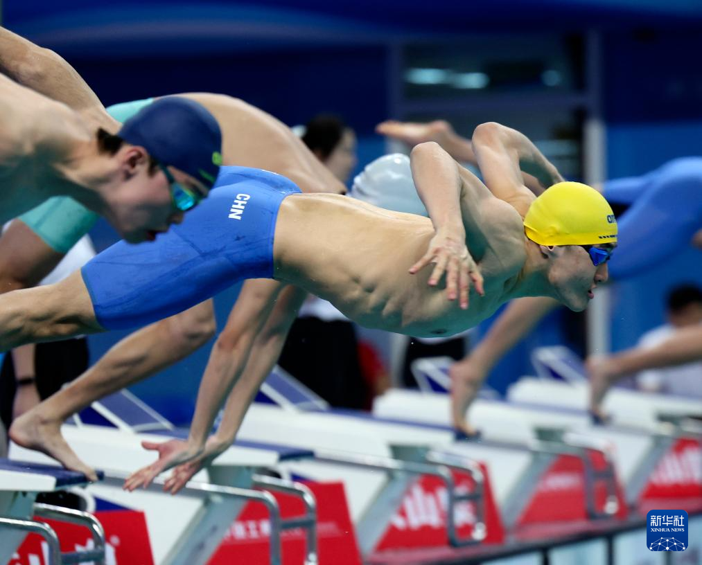 游泳赛场重磅出击,男女选手交相辉映 游泳赛场重磅出击,男女选手交相辉映