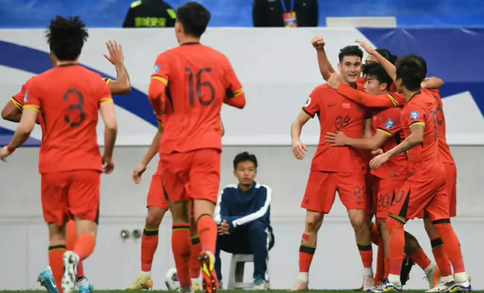 包含克拉斯诺达尔豪取主场大捷，小组战绩上升至第二的词条