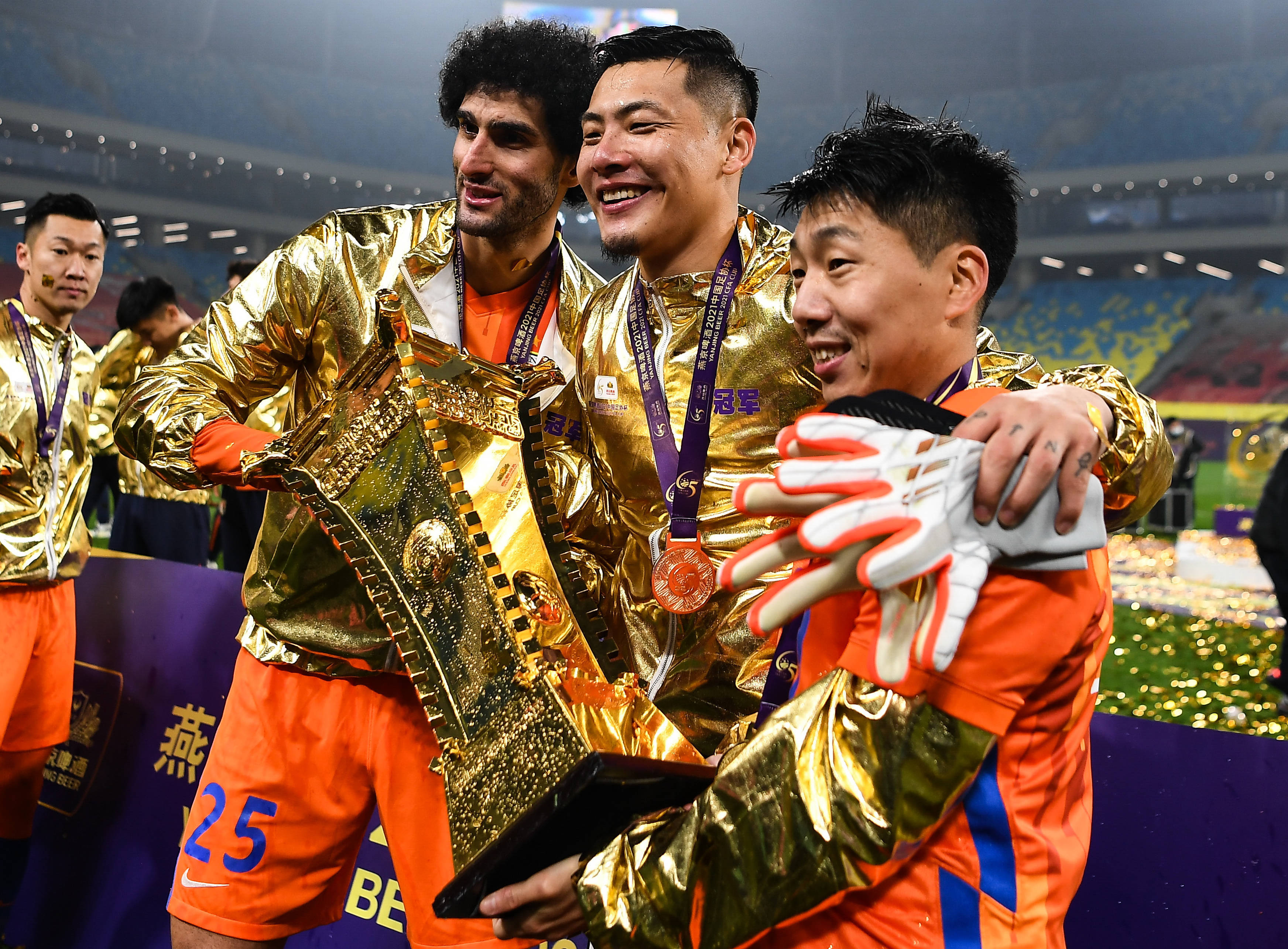 秘鲁足球队夺得夺冠,奋斗不止 秘鲁足球队夺得夺冠,奋斗不止