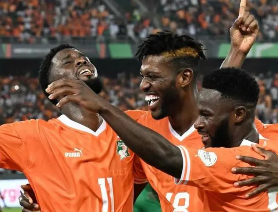 包含科特迪瓦队大获胜利,晋级下一轮的词条 包含科特迪瓦队大获胜利,晋级下一轮的词条