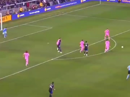 防线失误!球队后防线防守疏漏失误频出 防线失误!球队后防线防守疏漏失误频出