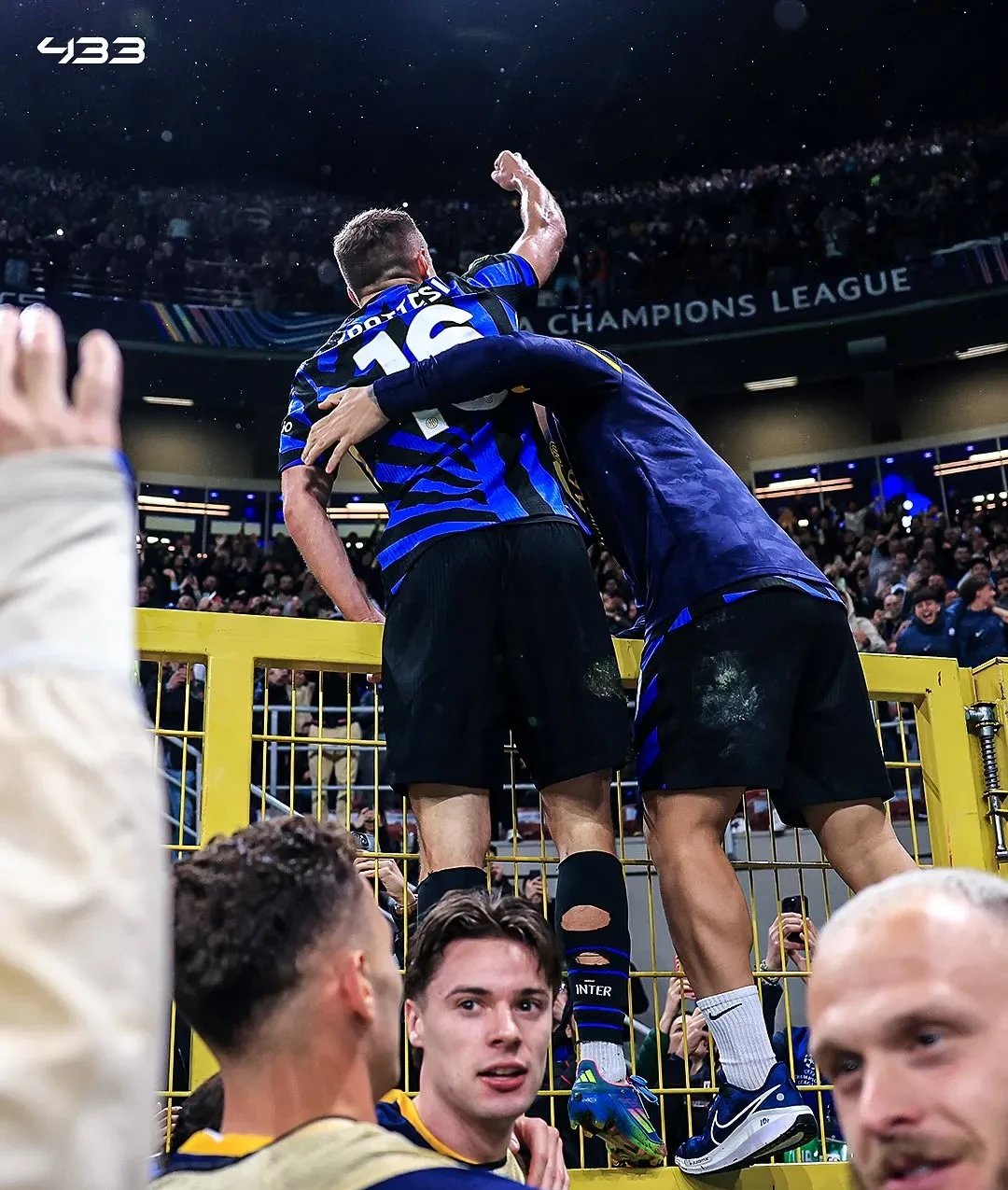 包含精彩比赛惊现绝杀,球队携手取胜的词条 包含精彩比赛惊现绝杀,球队携手取胜的词条