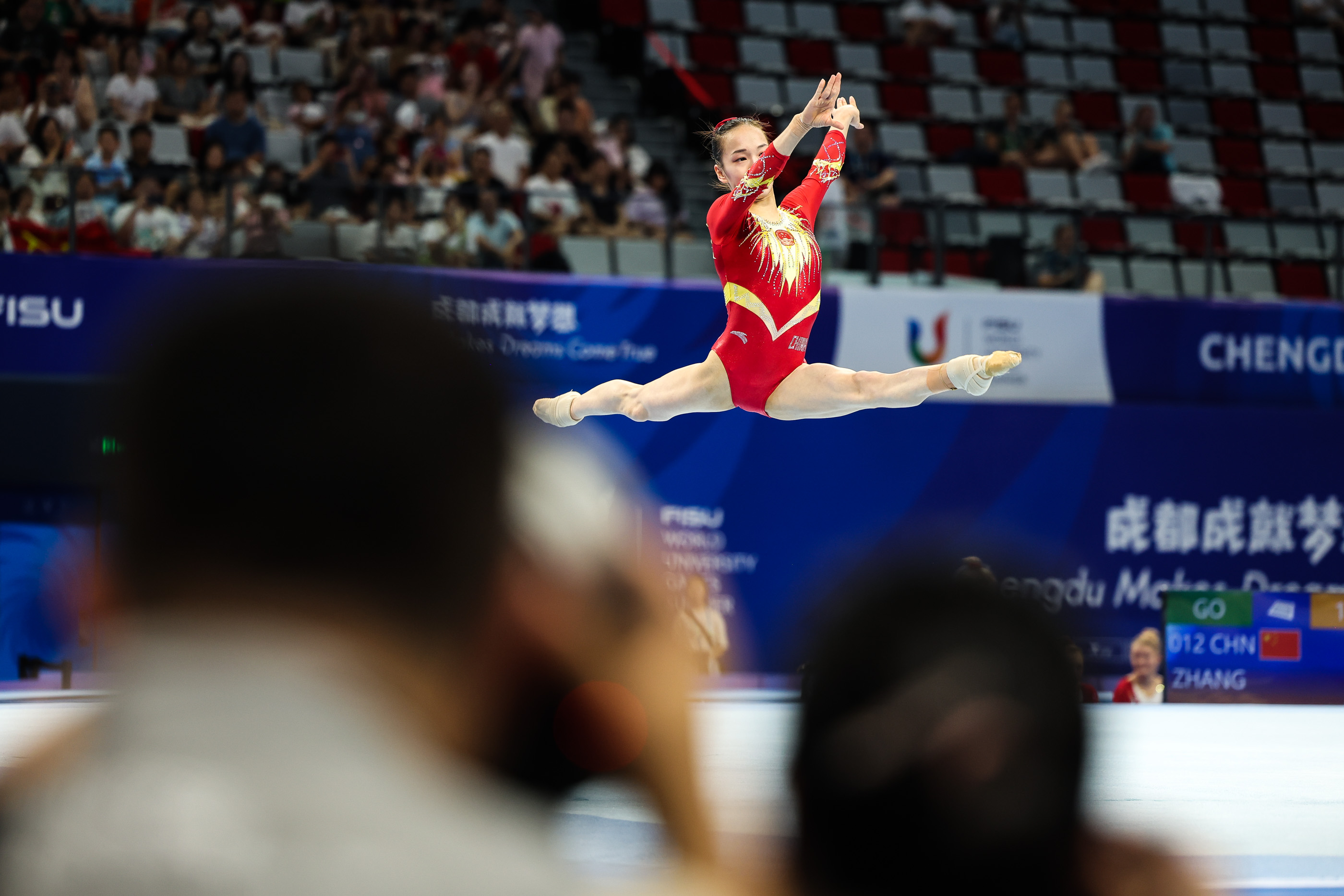 关于体操比赛团体实力抢眼,中国队获奖的信息 关于体操比赛团体实力抢眼,中国队获奖的信息