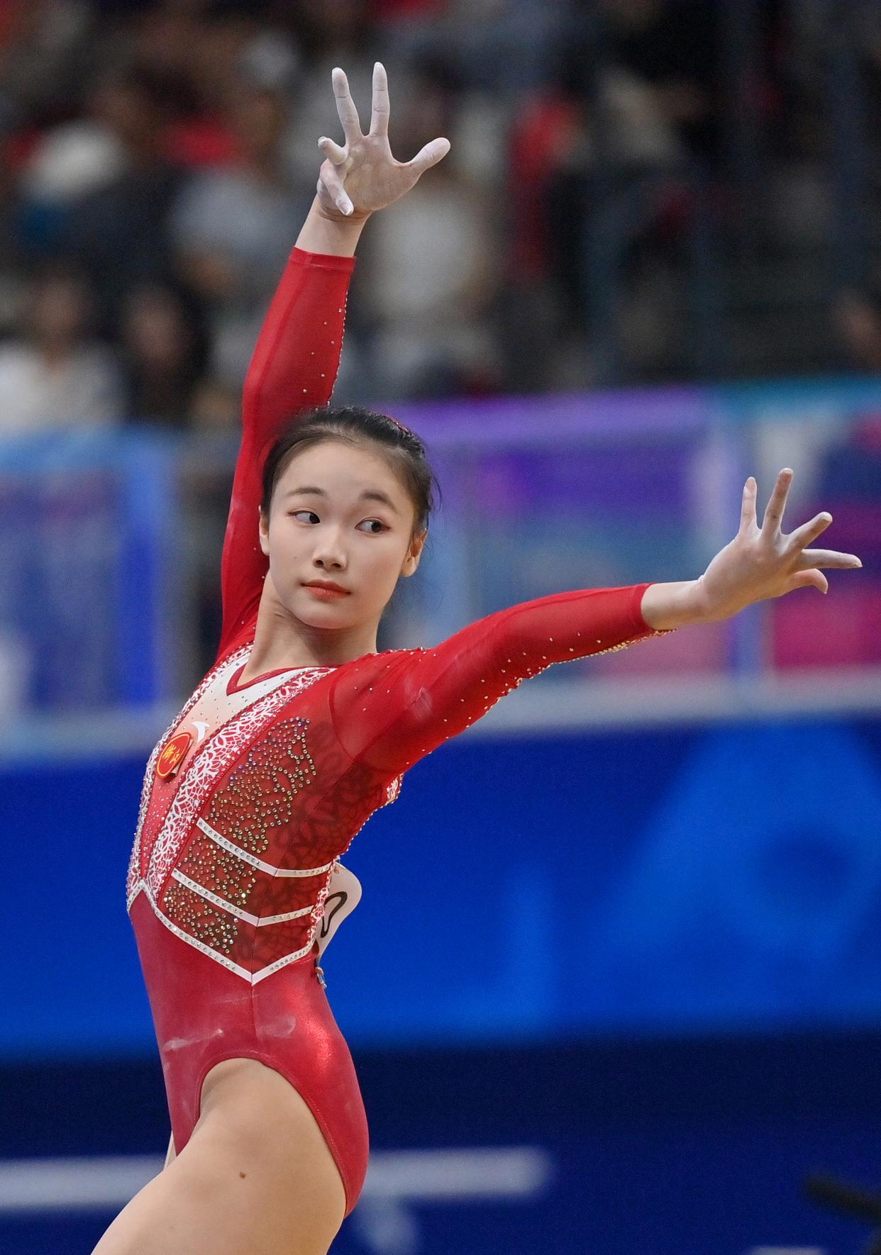 关于体操比赛团体实力抢眼,中国队获奖的信息 关于体操比赛团体实力抢眼,中国队获奖的信息