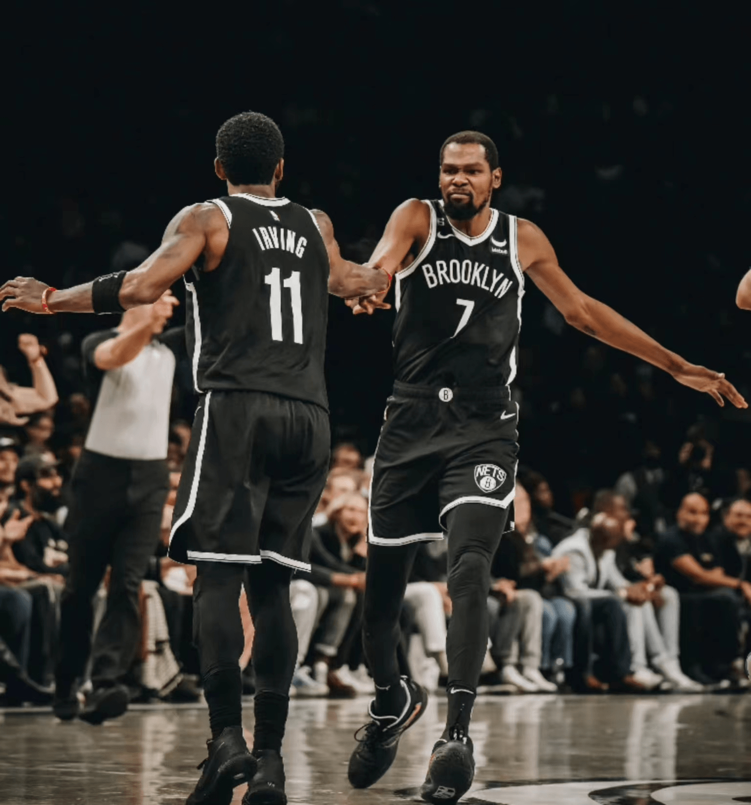 九游娱乐入口-篮网客场险胜独行侠，杜兰特称赞球队表现