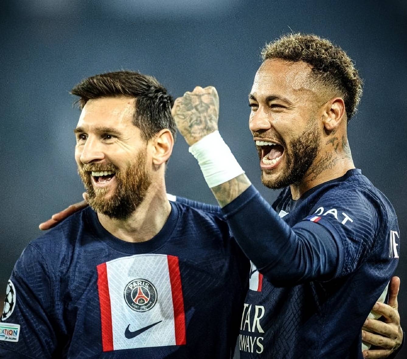 梅西转会巴黎圣日耳曼，签下两年合同